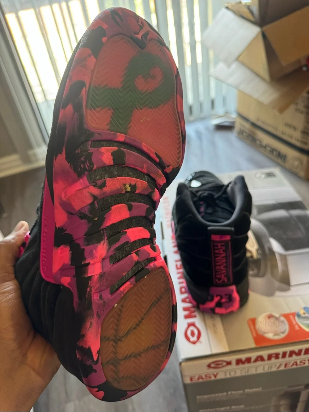 Jordan Men's Black and Pink Athletic Shoes